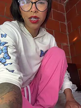 Emma  cumlovee online show from April 20, 11:57 am