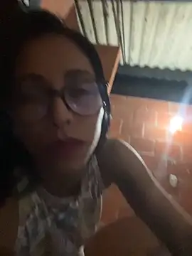 Snapshot of Emma__cumlovee chatting on October 7, 12:33 am Emma cumlovee online show from October 7, 12:33 am
