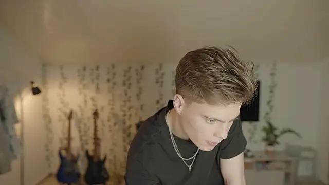 RusBradPitt online show from December 19, 3:36 pm