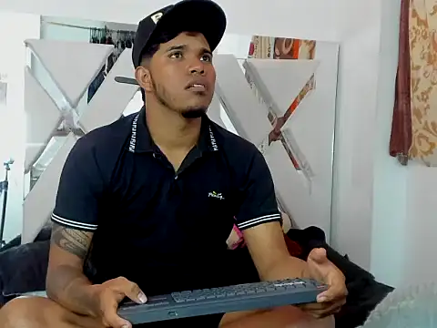 Snapshot of klever_haston chatting on December 1, 11:05 pm klever haston online show from December 1, 11:05 pm