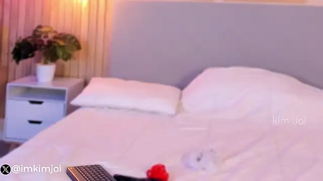 KiimJoi online show from March 13, 12:43 pm