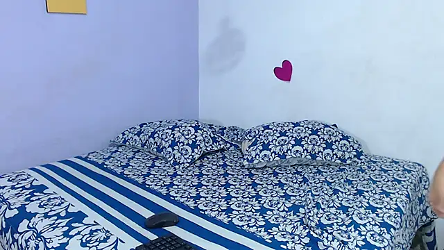 onixandghosty1 online show from September 11, 7:03 pm