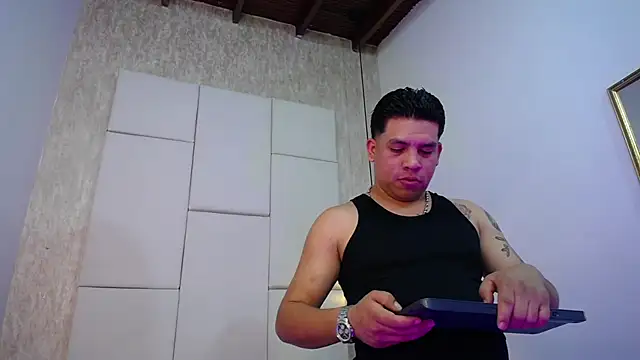 Dominic Taylor  online show from October 7, 3:07 am