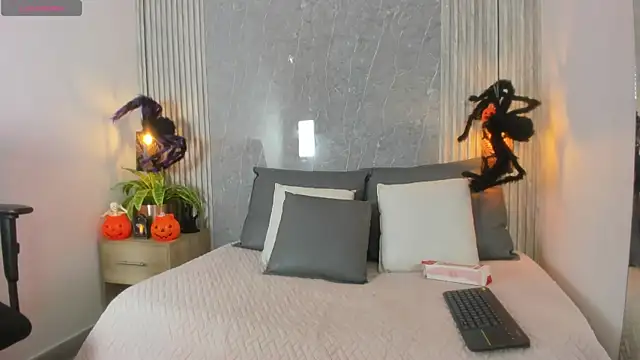 Dominic Taylor  online show from October 30, 3:16 am