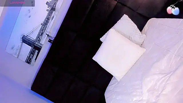 Ana Paaula23 online show from January 13, 8:35 pm