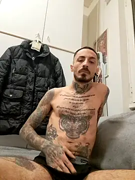 Snapshot of Robe420 chatting on November 6, 4:22 pm Robe420 online show from November 6, 4:22 pm