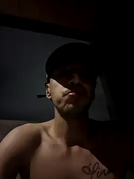 Santi2323xxX online show from February 8, 3:26 am