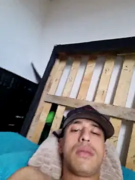 Santi2323xxX online show from March 20, 7:04 pm