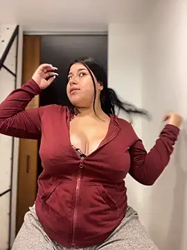 Tokio Sakura online show from November 26, 9:15 pm