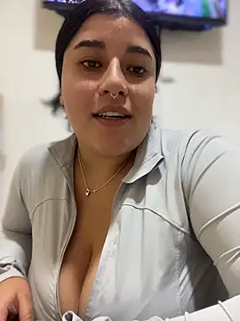 Snapshot of Tokio_Sakura chatting on February 6, 9:11 pm Tokio Sakura online show from February 6, 9:11 pm