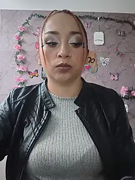 Snapshot of Mariana-94 chatting on June 1, 11:32 am Mariana-94 online show from June 1, 11:32 am