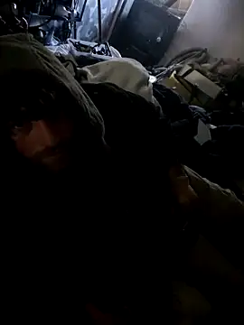 bearded cross online show from December 5, 8:50 pm