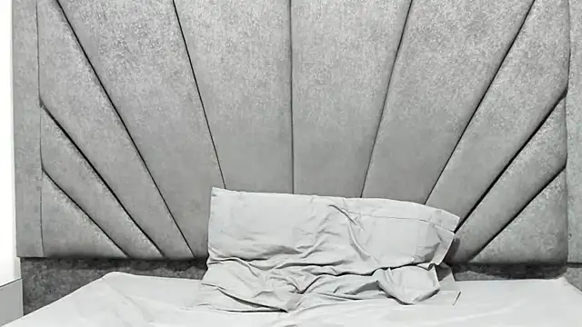 MielAndLeo online show from November 20, 1:23 pm