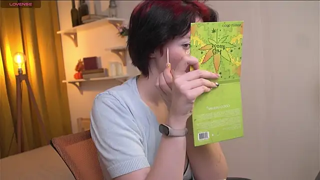 Snapshot of bluebeell chatting on November 27, 9:15 pm bluebeell online show from November 27, 9:15 pm