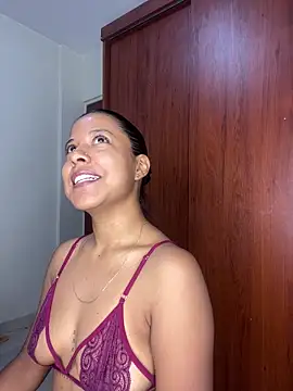 Snapshot of Kendra_C chatting on April 1, 2:13 am Kendra C online show from April 1, 2:13 am