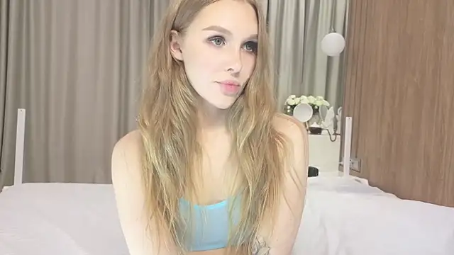 Snapshot of Brigitte_Bardot chatting on October 17, 8:06 am Brigitte Bardot online show from October 17, 8:06 am