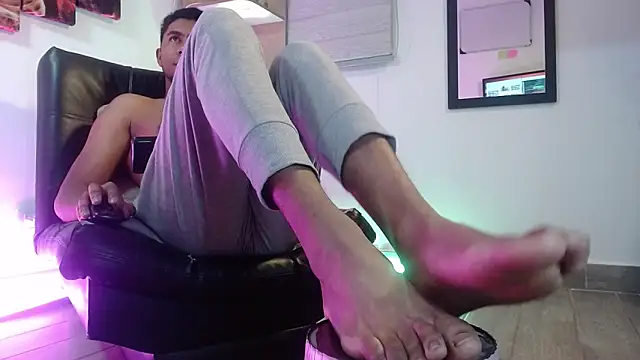 Snapshot of Sander_ath chatting on November 10, 11:21 pm Sander ath online show from November 10, 11:21 pm