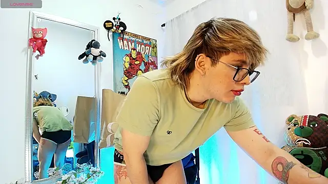 brunothompson3 online show from June 1, 5:07 am
