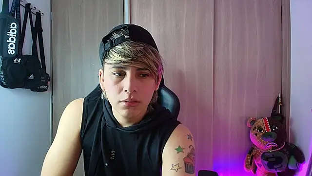 brunothompson3 online show from September 25, 11:22 pm