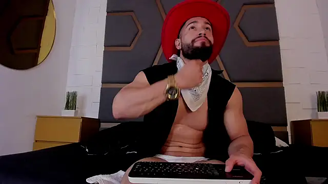 Snapshot of massimofiore_ chatting on November 14, 3:32 am massimofiore online show from November 14, 3:32 am