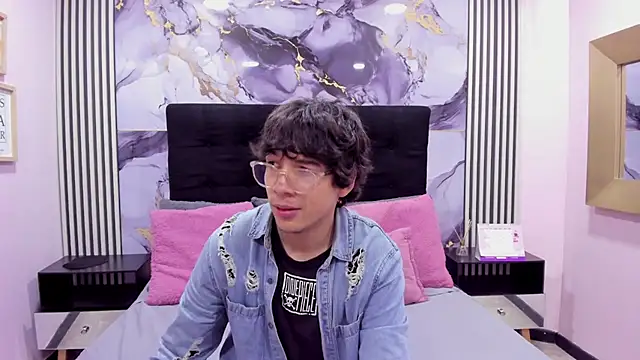 Snapshot of Desire_Ecstasy chatting on December 2, 1:02 pm Desire Ecstasy online show from December 2, 1:02 pm