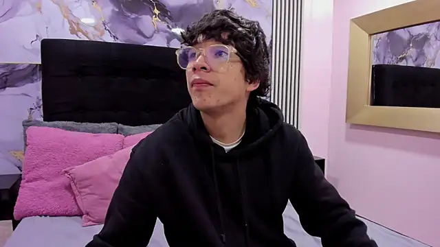 Snapshot of Desire_Ecstasy chatting on November 22, 1:10 pm Desire Ecstasy online show from November 22, 1:10 pm