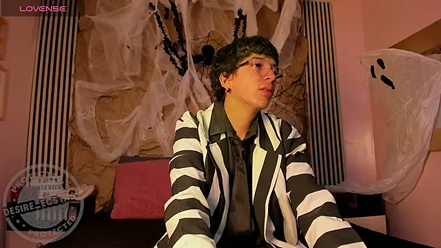 Snapshot of Desire_Ecstasy chatting on October 31, 1:41 pm Desire Ecstasy online show from October 31, 1:41 pm