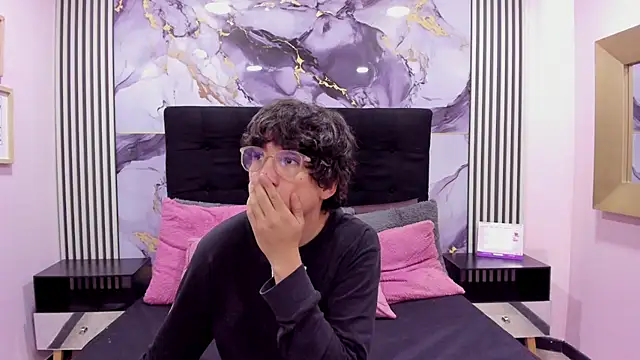 Snapshot of Desire_Ecstasy chatting on December 3, 1:10 pm Desire Ecstasy online show from December 3, 1:10 pm