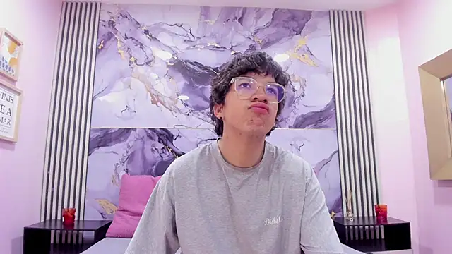 Snapshot of Desire_Ecstasy chatting on November 15, 12:53 pm Desire Ecstasy online show from November 15, 12:53 pm