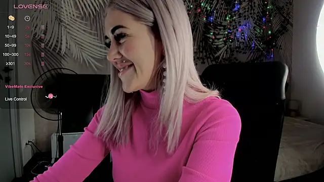 Kira Key online show from February 25, 8:47 am