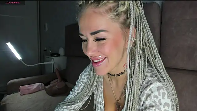 Snapshot of Kira_Key chatting on July 13, 11:09 am Kira Key online show from July 13, 11:09 am