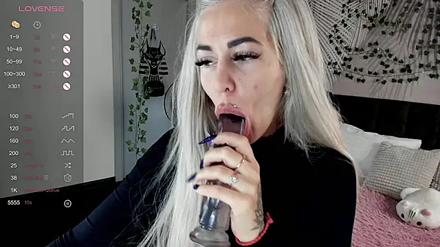 Kira Key online show from December 14, 1:45 am