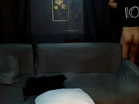 hugesignificant 69 online show from February 9, 7:17 am