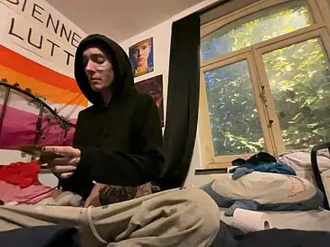 Snapshot of Styxlust chatting on September 10, 6:29 pm Styxlust online show from September 10, 6:29 pm