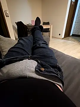 Snapshot of bigdicksklave chatting on February 8, 10:29 pm bigdicksklave online show from February 8, 10:29 pm