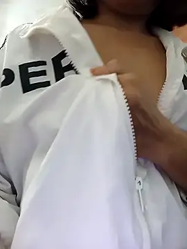 Snapshot of Thaohoa_love chatting on November 19, 8:20 pm Thaohoa love online show from November 19, 8:20 pm