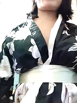 Snapshot of Thaohoa_love chatting on November 17, 1:15 pm Thaohoa love online show from November 17, 1:15 pm