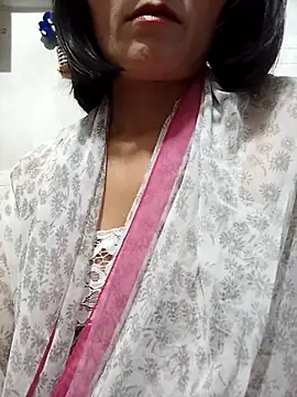 Snapshot of Thaohoa_love chatting on October 23, 9:13 pm Thaohoa love online show from October 23, 9:13 pm