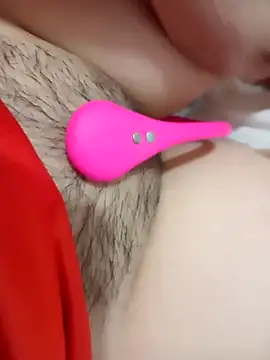 Snapshot of Thaohoa_love chatting on February 13, 6:35 am Thaohoa love online show from February 13, 6:35 am