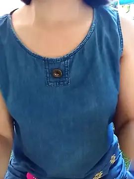 Snapshot of Thaohoa_love chatting on October 8, 9:22 am Thaohoa love online show from October 8, 9:22 am