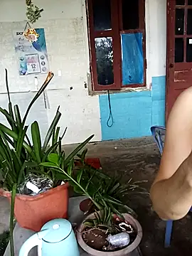 Snapshot of Thaohoa_love chatting on October 7, 6:47 am Thaohoa love online show from October 7, 6:47 am