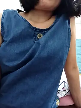 Snapshot of Thaohoa_love chatting on October 7, 8:32 pm Thaohoa love online show from October 7, 8:32 pm