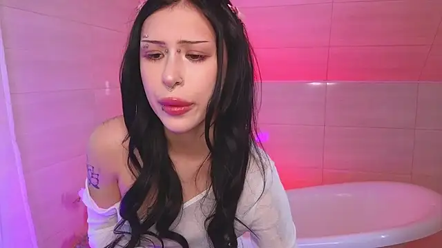 venomeowww   online show from March 10, 4:38 am