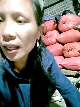 Lisa pusy online show from November 30, 9:21 am