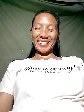 Snapshot of Lisa_pusy chatting on October 12, 12:17 pm Lisa pusy online show from October 12, 12:17 pm