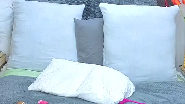 CaramelNatashaxx online show from December 21, 6:26 am