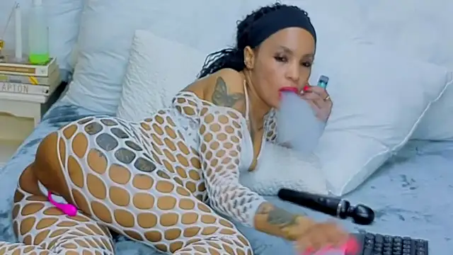 CaramelNatashaxx online show from October 26, 1:50 am