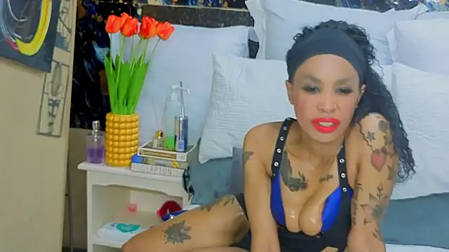 CaramelNatashaxx online show from October 9, 2:12 am