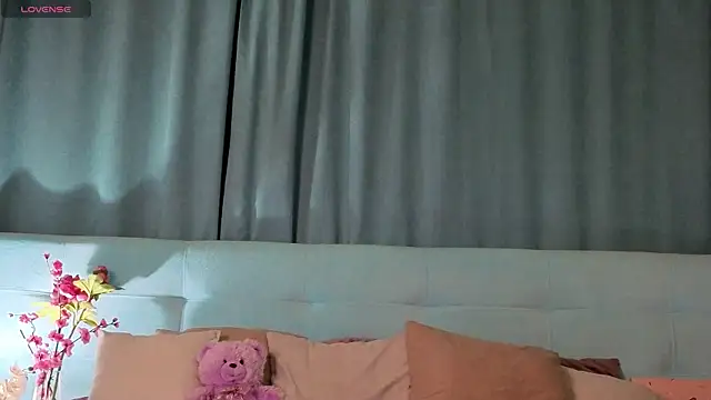 Snapshot of Aurora_Bennet chatting on February 18, 11:12 pm Aurora Bennet online show from February 18, 11:12 pm