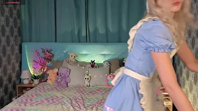 Aurora Bennet online show from November 10, 12:37 am